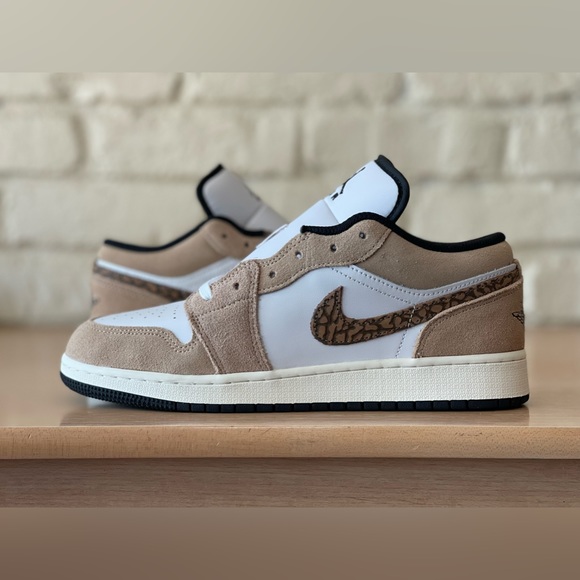 Nike Air Jordan 1 Low SE GS Brown Elephant White Tan DZ5368-201 Size 7Y / 8.5W - Picture 3 of 10